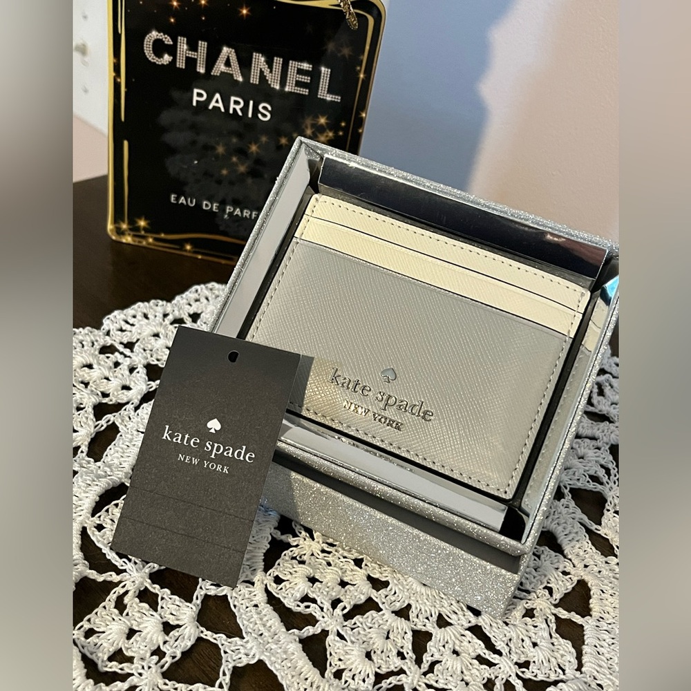 Kate Spade NWT Grey and White Card Holder - Box is Not Included